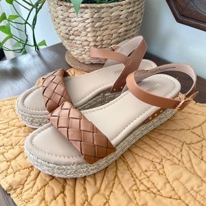 🌵NEW CUSHIONAIRE Espadrille Platform sandals braided leather size 8.5